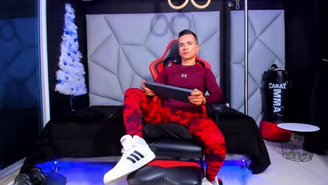 Snapshot of aydenmillerdom chatting on December 2024 05:12:01 AM Ayden Miller online show from December 2024 05:12:01 AM