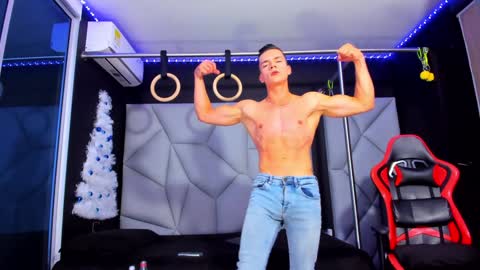 Snapshot of aydenmillerdom chatting on December 2024 04:22:02 AM Ayden Miller online show from December 2024 04:22:02 AM