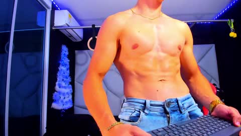 Snapshot of aydenmillerdom chatting on December 2024 07:28:01 AM Ayden Miller online show from December 2024 07:28:01 AM