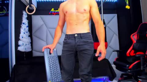 Snapshot of aydenmillerdom chatting on December 2024 08:56:01 AM Ayden Miller online show from December 2024 08:56:01 AM