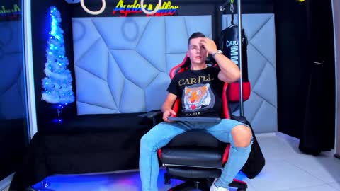 Snapshot of aydenmillerdom chatting on December 2024 12:36:02 AM Ayden Miller online show from December 2024 12:36:02 AM