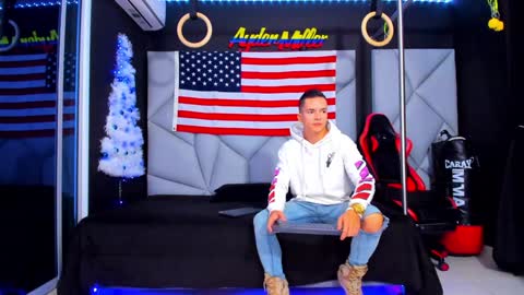 Snapshot of aydenmillerdom chatting on December 2024 12:32:02 AM Ayden Miller online show from December 2024 12:32:02 AM