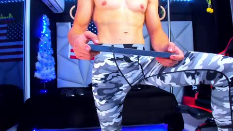 Snapshot of aydenmillerdom chatting on December 2024 06:37:02 AM Ayden Miller online show from December 2024 06:37:02 AM