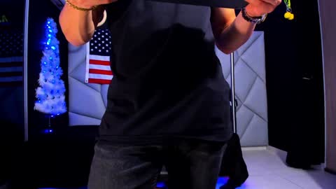 Snapshot of aydenmillerdom chatting on December 2024 11:39:01 PM Ayden Miller online show from December 2024 11:39:01 PM