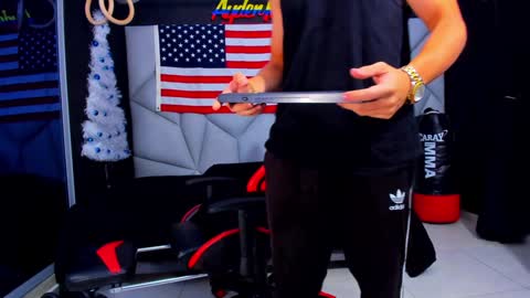 Snapshot of aydenmillerdom chatting on January 2025 04:23:01 AM Ayden Miller online show from January 2025 04:23:01 AM