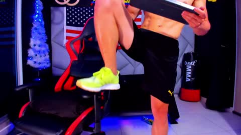 Snapshot of aydenmillerdom chatting on January 2025 10:08:02 PM Ayden Miller online show from January 2025 10:08:02 PM