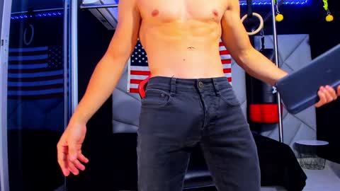 Snapshot of aydenmillerdom chatting on January 2025 03:01:01 AM Ayden Miller online show from January 2025 03:01:01 AM