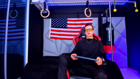 Snapshot of aydenmillerdom chatting on January 2025 01:02:02 PM Ayden Miller online show from January 2025 01:02:02 PM