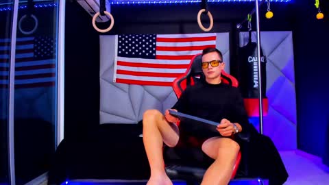 Snapshot of aydenmillerdom chatting on January 2025 04:04:02 PM Ayden Miller online show from January 2025 04:04:02 PM