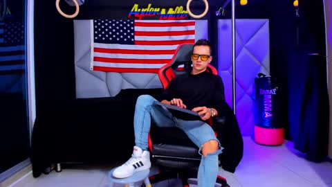 Snapshot of aydenmillerdom chatting on February 2025 04:46:02 AM Ayden Miller online show from February 2025 04:46:02 AM