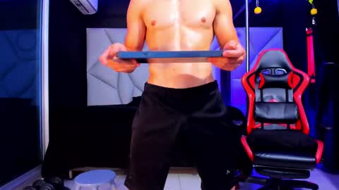 Snapshot of aydenmillerdom chatting on February 2025 04:16:01 PM Ayden Miller online show from February 2025 04:16:01 PM