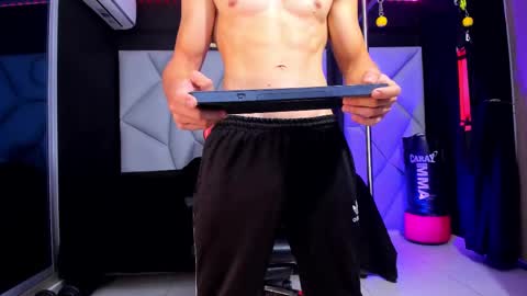 Snapshot of aydenmillerdom chatting on February 2025 01:28:01 PM Ayden Miller online show from February 2025 01:28:01 PM