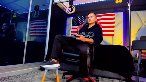 Snapshot of aydenmillerdom chatting on September 2025 11:48:01 PM Ayden Miller online show from September 2025 11:48:01 PM