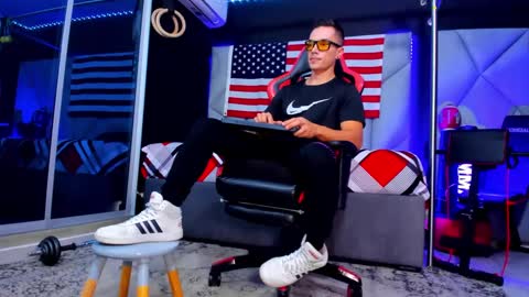 Snapshot of aydenmillerdom chatting on September 2025 05:02:01 PM Ayden Miller online show from September 2025 05:02:01 PM