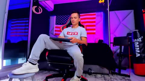 Snapshot of aydenmillerdom chatting on September 2025 02:18:02 PM Ayden Miller online show from September 2025 02:18:02 PM