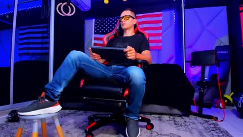 Snapshot of aydenmillerdom chatting on September 2025 02:33:02 PM Ayden Miller online show from September 2025 02:33:02 PM