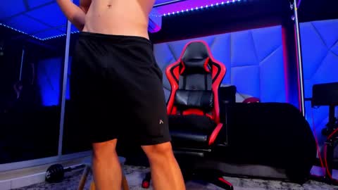 Snapshot of aydenmillerdom chatting on October 2025 02:01:02 AM Ayden Miller online show from October 2025 02:01:02 AM