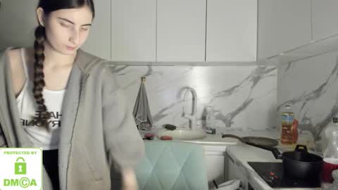 Ayesha online show from January 2026 10:44:02 PM