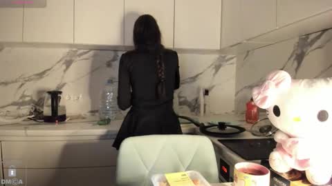 Ayesha online show from February 2026 05:27:02 PM