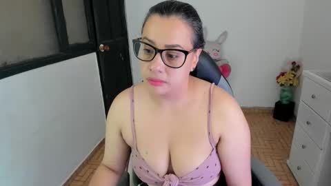 SandyMODELINDEPENDIENT online show from November 2025 12:16:01 PM