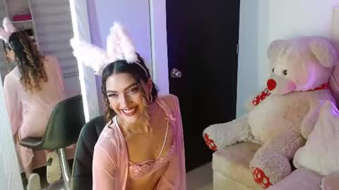 Snapshot of ayleen_m chatting on July 2026 02:37:01 AM AYLEEN online show from July 2026 02:37:01 AM