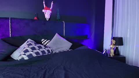 Aylen online show from November 2025 07:58:01 PM