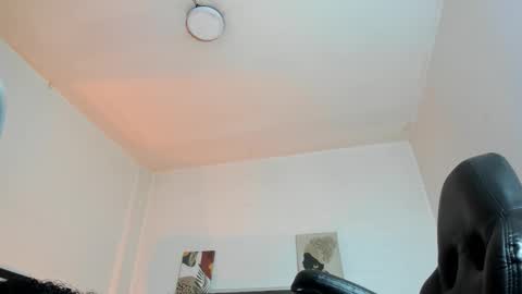 Ayliinn  online show from November 2025 02:44:02 AM