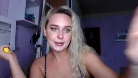 Snapshot of aylinn9999 chatting on July 2026 12:31:01 PM aylinn9999 online show from July 2026 12:31:01 PM