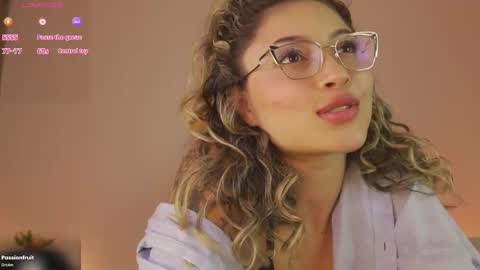 Snapshot of ayralee chatting on February 2025 12:48:02 AM Ayra L online show from February 2025 12:48:02 AM