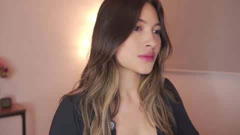 Snapshot of ayralee chatting on February 2026 01:03:01 AM Ayra L online show from February 2026 01:03:01 AM