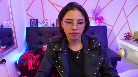 sofia online show from December 2025 11:42:01 PM