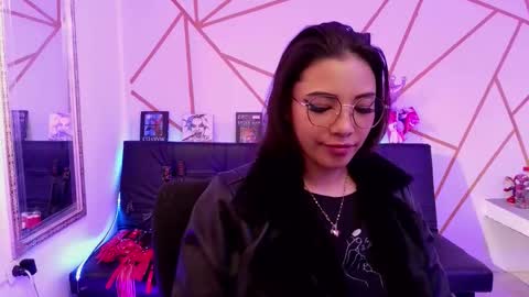 sofia online show from December 2025 11:31:02 PM