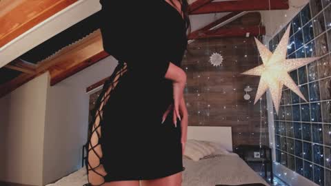 azaliaswallows online show from February 2025 01:54:02 PM