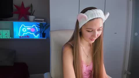 Snapshot of azeliaclark chatting on January 2025 05:59:02 PM Sofia online show from January 2025 05:59:02 PM