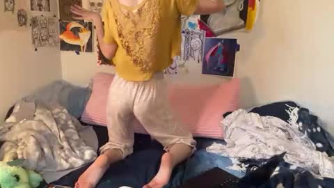 Snapshot of azeraika chatting on December 2025 05:08:02 PM Azerai online show from December 2025 05:08:02 PM