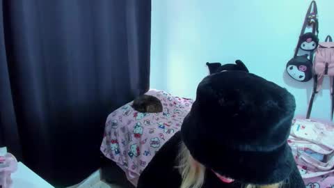 Azu Moure online show from January 2026 07:17:01 PM