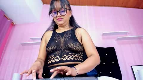Snapshot of azul_moon chatting on November 2025 05:06:02 AM azul_moon online show from November 2025 05:06:02 AM