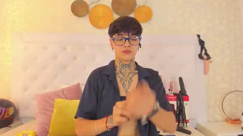 Anny online show from October 2025 07:36:02 PM