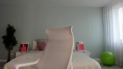 Monica online show from September 2025 12:43:02 AM