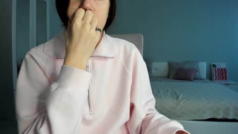 Monica online show from September 2025 12:34:02 AM