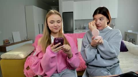 Monica online show from October 2025 01:44:01 AM