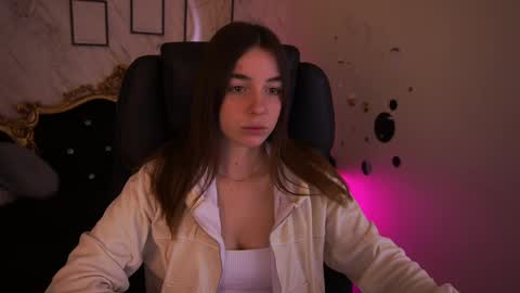 Snapshot of babe_dollie chatting on May 2026 06:40:02 AM Babe online show from May 2026 06:40:02 AM