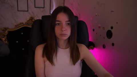 Snapshot of babe_dollie chatting on May 2026 06:19:02 AM Babe online show from May 2026 06:19:02 AM