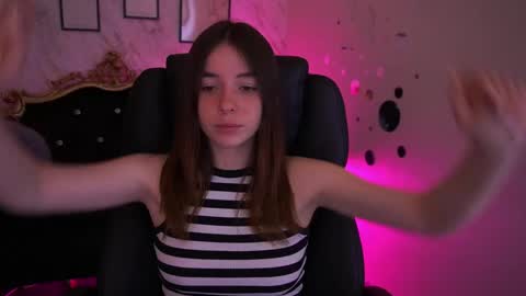 Snapshot of babe_dollie chatting on May 2026 06:44:01 AM Babe online show from May 2026 06:44:01 AM