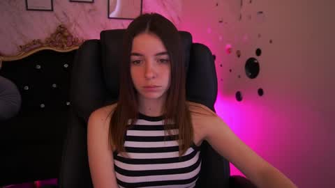 Snapshot of babe_dollie chatting on May 2026 06:42:02 AM Babe online show from May 2026 06:42:02 AM
