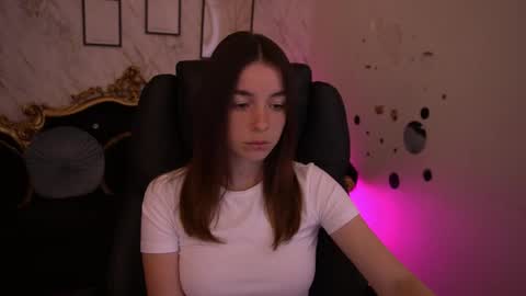 Snapshot of babe_dollie chatting on May 2026 07:04:01 AM Babe online show from May 2026 07:04:01 AM