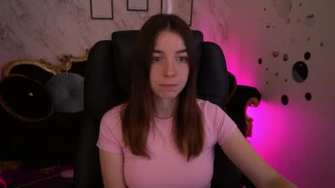 Snapshot of babe_dollie chatting on June 2026 06:26:01 AM Babe online show from June 2026 06:26:01 AM
