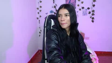 babenik_777 online show from October 2025 08:38:01 AM