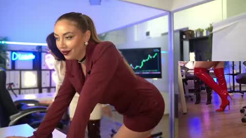 Olivia and Lexi online show from May 2026 07:42:01 PM