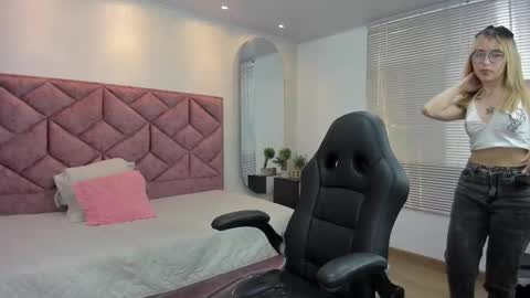 Snapshot of baby__flame chatting on February 2026 06:59:02 PM Maddie online show from February 2026 06:59:02 PM